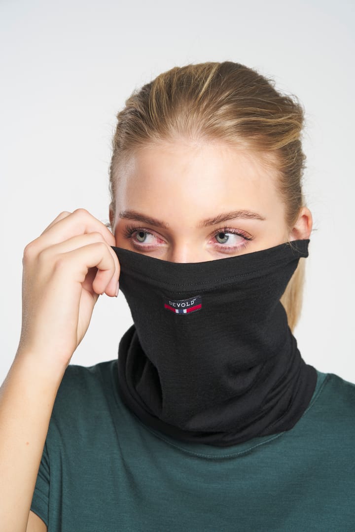 Devold Breeze Merino 150 Headover Black Devold Devold Breeze Merino 150 Headover Black Devold