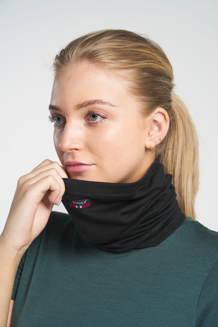 Devold Breeze Merino 150 Headover Black Devold Devold Breeze Merino 150 Headover Black Devold