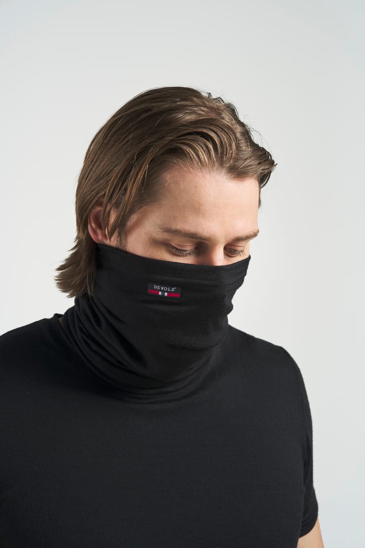 Devold Breeze Merino 150 Headover Black Devold Devold Breeze Merino 150 Headover Black Devold