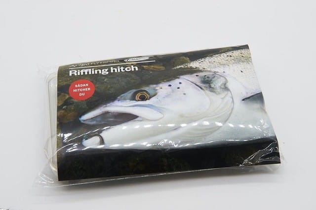 FishMadMan Riffling Hitch Fluesett Med Treblekroker 11 Riffling Hitch Tubefluer I Boks FishMadMan FishMadMan Riffling Hitch Fluesett Med Treblekroker 11 Riffling Hitch Tubefluer I Boks FishMadMan