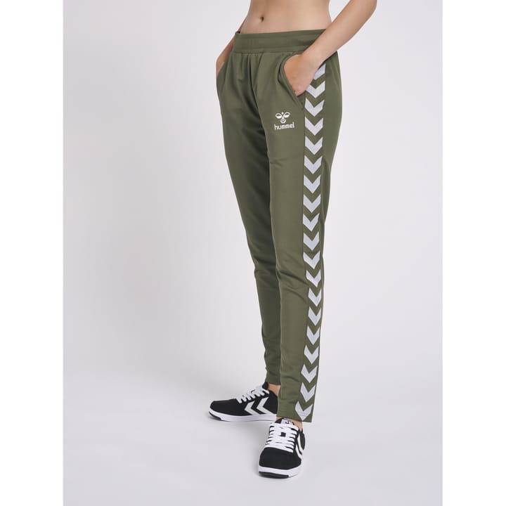 Hummel Women's hmlNelly 2.0 Tapered Pants Beetle Hummel Hummel Women's hmlNelly 2.0 Tapered Pants Beetle Hummel
