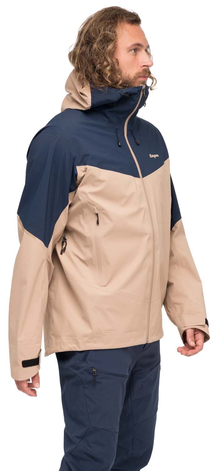 Bergans Men's Rabot Allround 3L Shell Jacket Warm Sand/Navy Blue Bergans