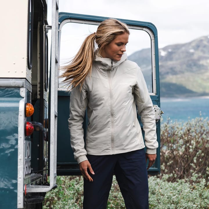 Bergans Women's Holo Insulated Hood Jacket Coastal Sand Bergans