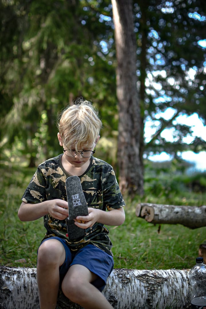 Øyo TURTAGRØ TURBESTIKK I FILTMAPPE Grey/Brown Øyo Øyo TURTAGRØ TURBESTIKK I FILTMAPPE Grey/Brown Øyo