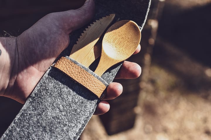 Øyo TURTAGRØ TURBESTIKK I FILTMAPPE Grey/Brown Øyo Øyo TURTAGRØ TURBESTIKK I FILTMAPPE Grey/Brown Øyo