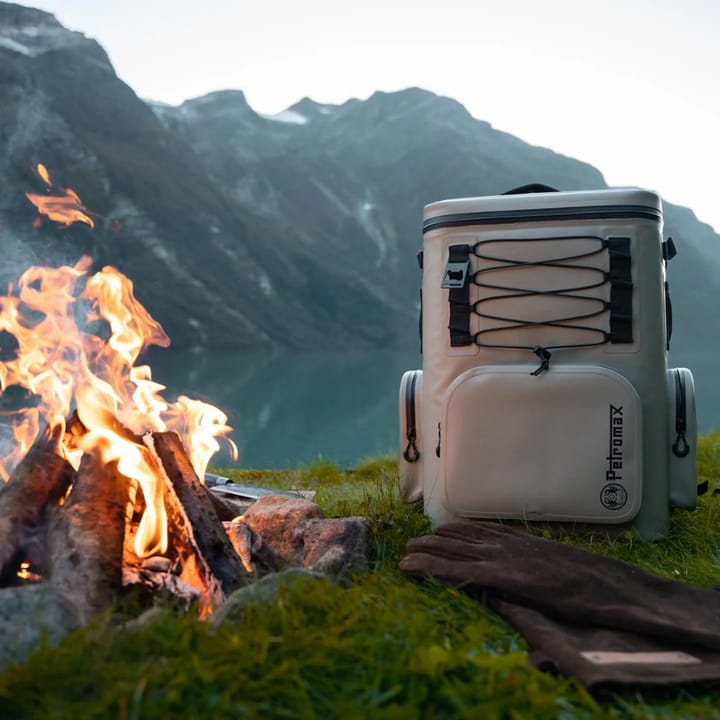 Petromax Cooling Backpack 17 L Sand Petromax