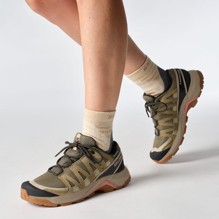 Salomon Women's X-Adventure Recon GORE-TEX Falcon/desert Tan/hyma Pink Salomon