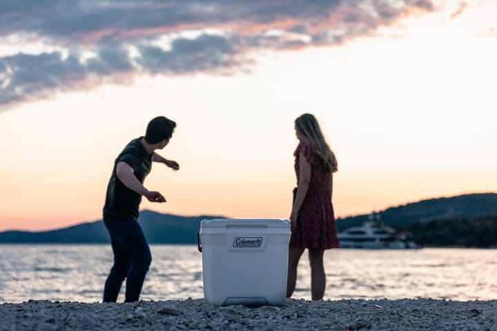 Coleman Xtreme Marine Personal 28QT White Coleman