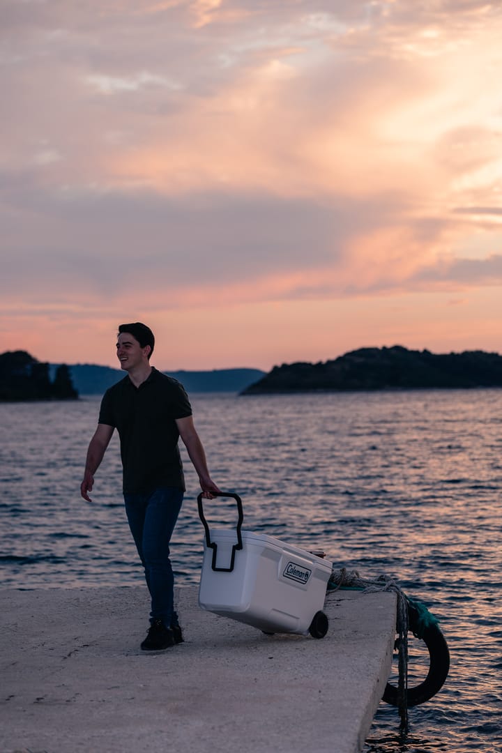 Coleman Xtreme Marine Wheeled 100 QT White Coleman