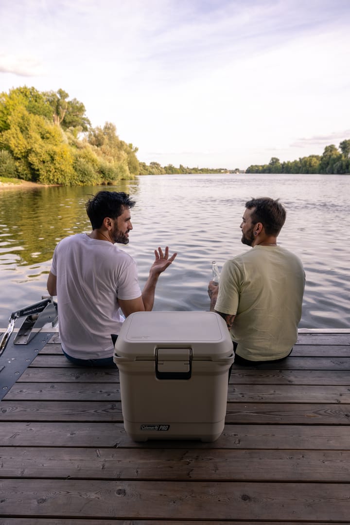 Coleman Cooler Pro Series 25qt Chest White Coleman