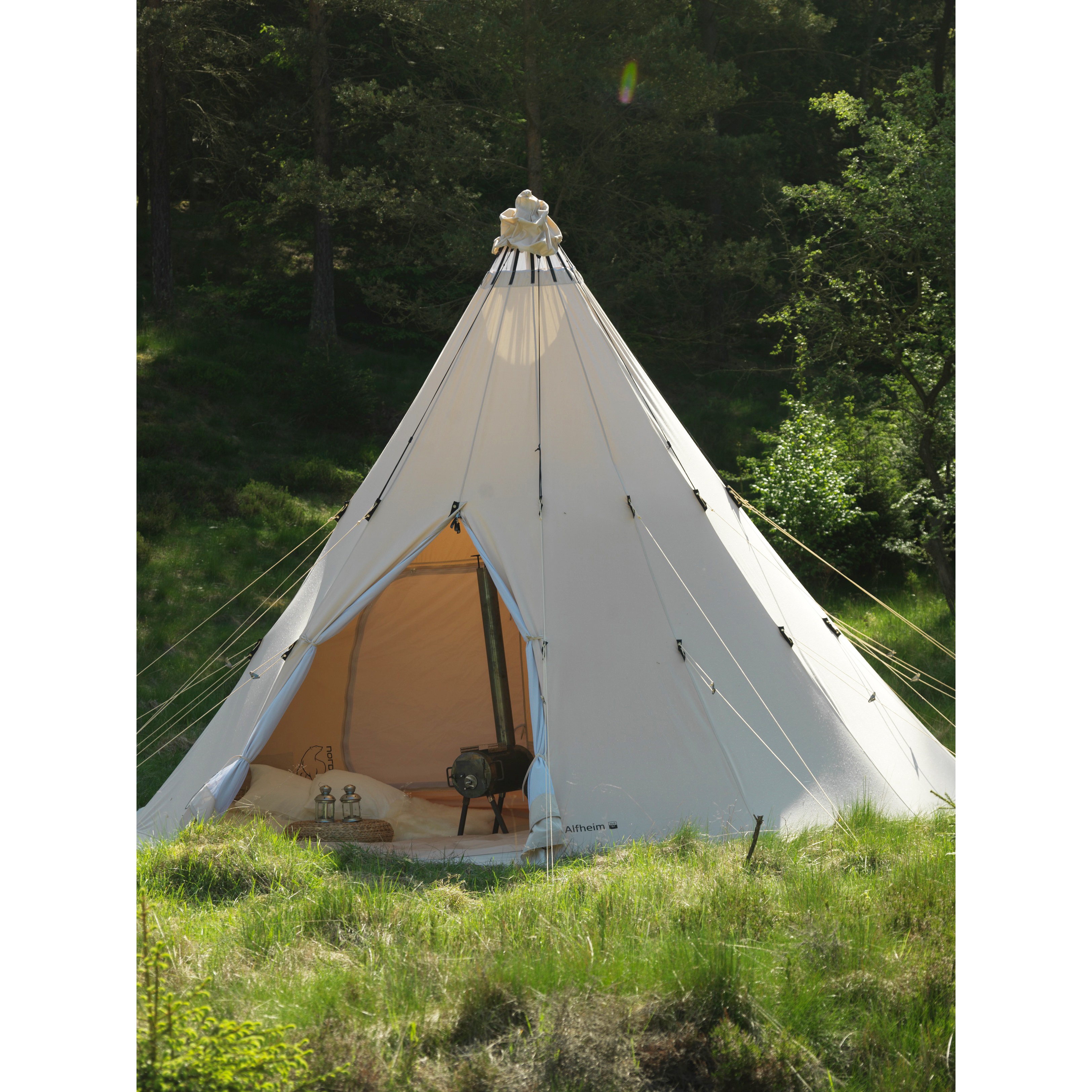 ②新品 NORDISK Alfeim 19.6 フロア＋本体 2/2 Alfheim 19.6 // Organic Cotton Tent - Nordisk - Touch of Modern