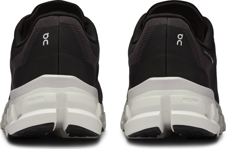 On Women's Cloudflow 4 Black/White On On Women's Cloudflow 4 Black/White On