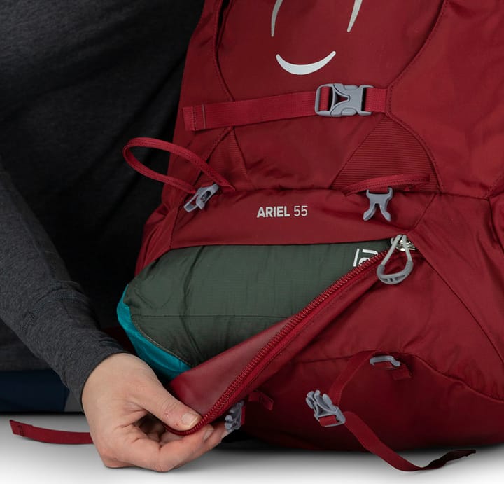 Women's Ariel 55 L Claret Red Osprey