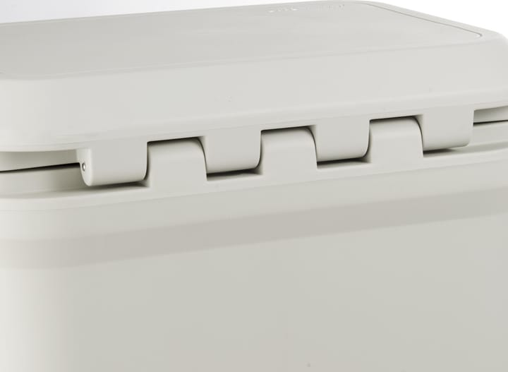 Coleman Cooler Pro Series 25qt Chest White Coleman