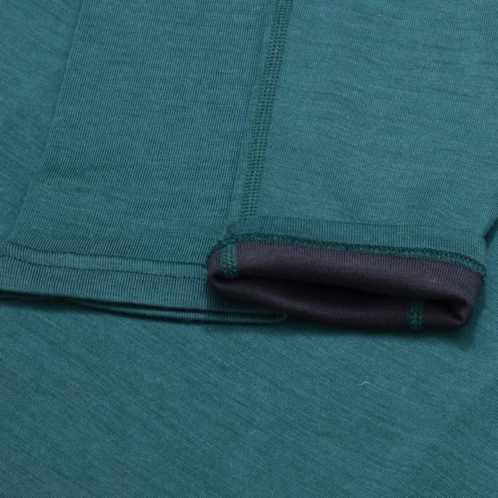 Urberg Merino-Bamboo Base Layer Set Jr Mediterranea/Blue Nights Urberg Urberg Merino-Bamboo Base Layer Set Jr Mediterranea/Blue Nights Urberg
