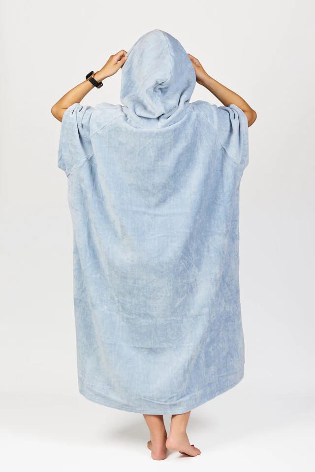 After Essentials Poncho High-End Bleached Blue After Essentials