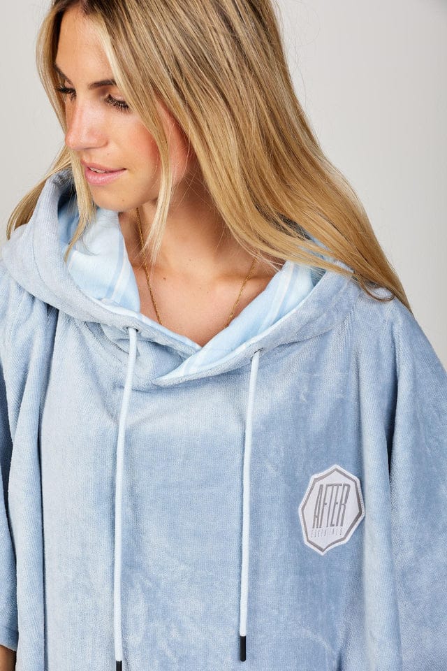 After Essentials Poncho High-End Bleached Blue After Essentials