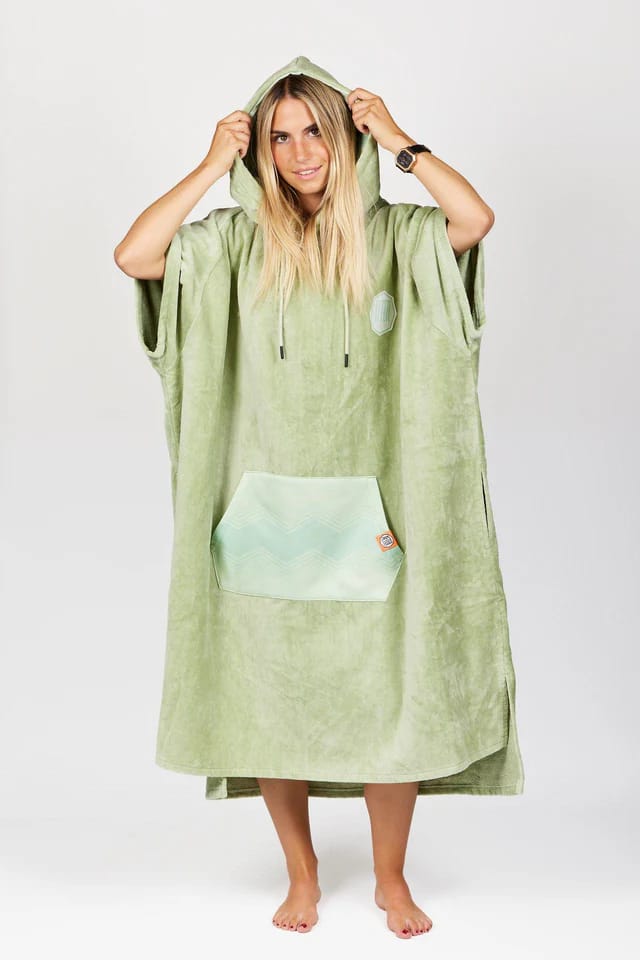 After Essentials Poncho High-End Tender Green After Essentials