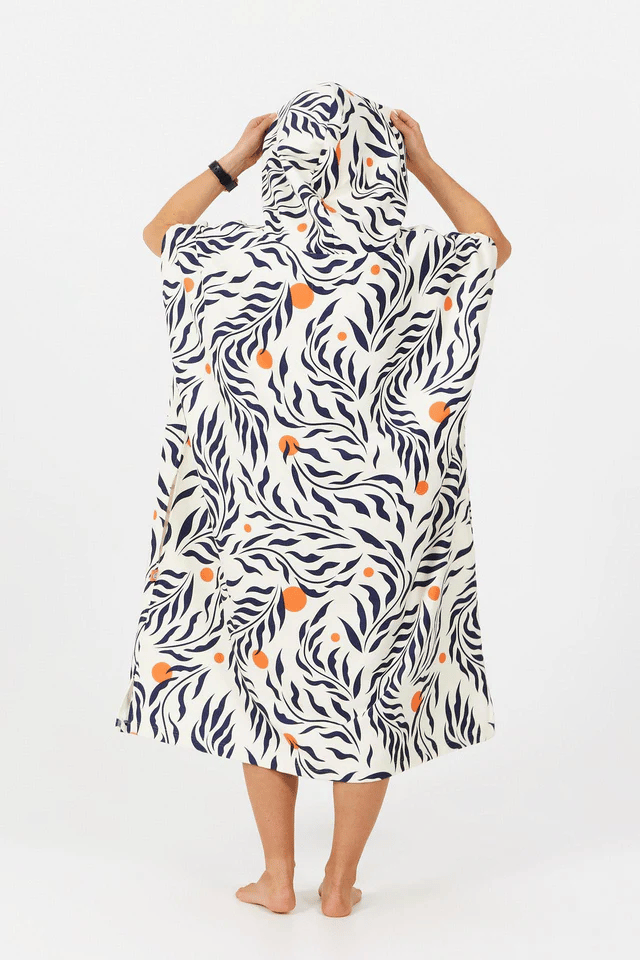 After Essentials Poncho Tech Pocket Feather Leaves After Essentials