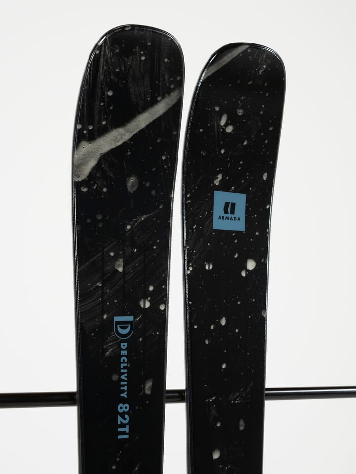 ARMADA Declivity 82 Ti Black/Blue ARMADA