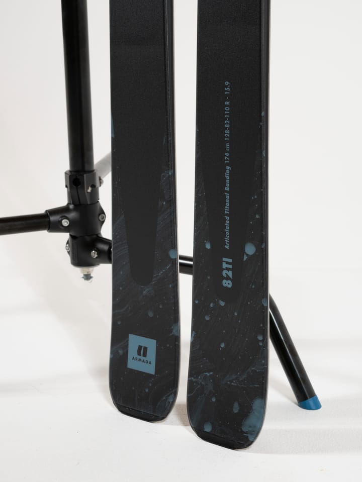 ARMADA Declivity 82 Ti Black/Blue ARMADA