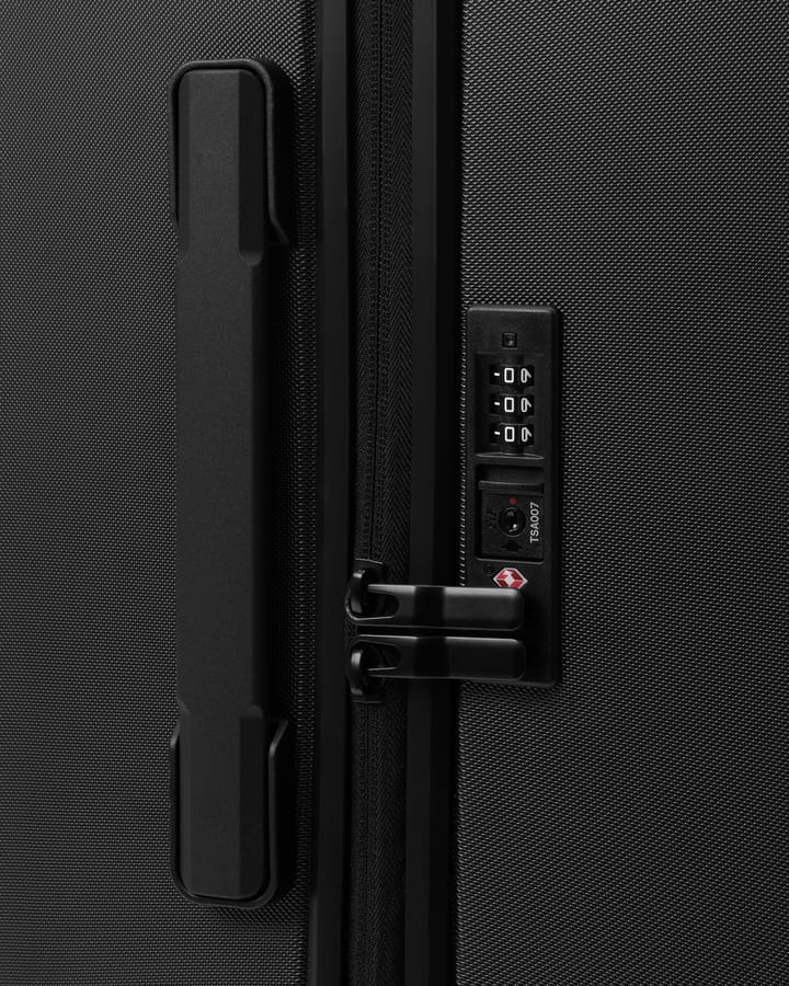 Db Ramverk Check-In Luggage Medium Black Out Db