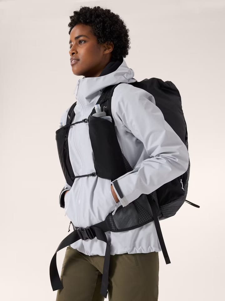 Arc'teryx Women's Beta Jacket Solitude Arc'teryx Arc'teryx Women's Beta Jacket Solitude Arc'teryx