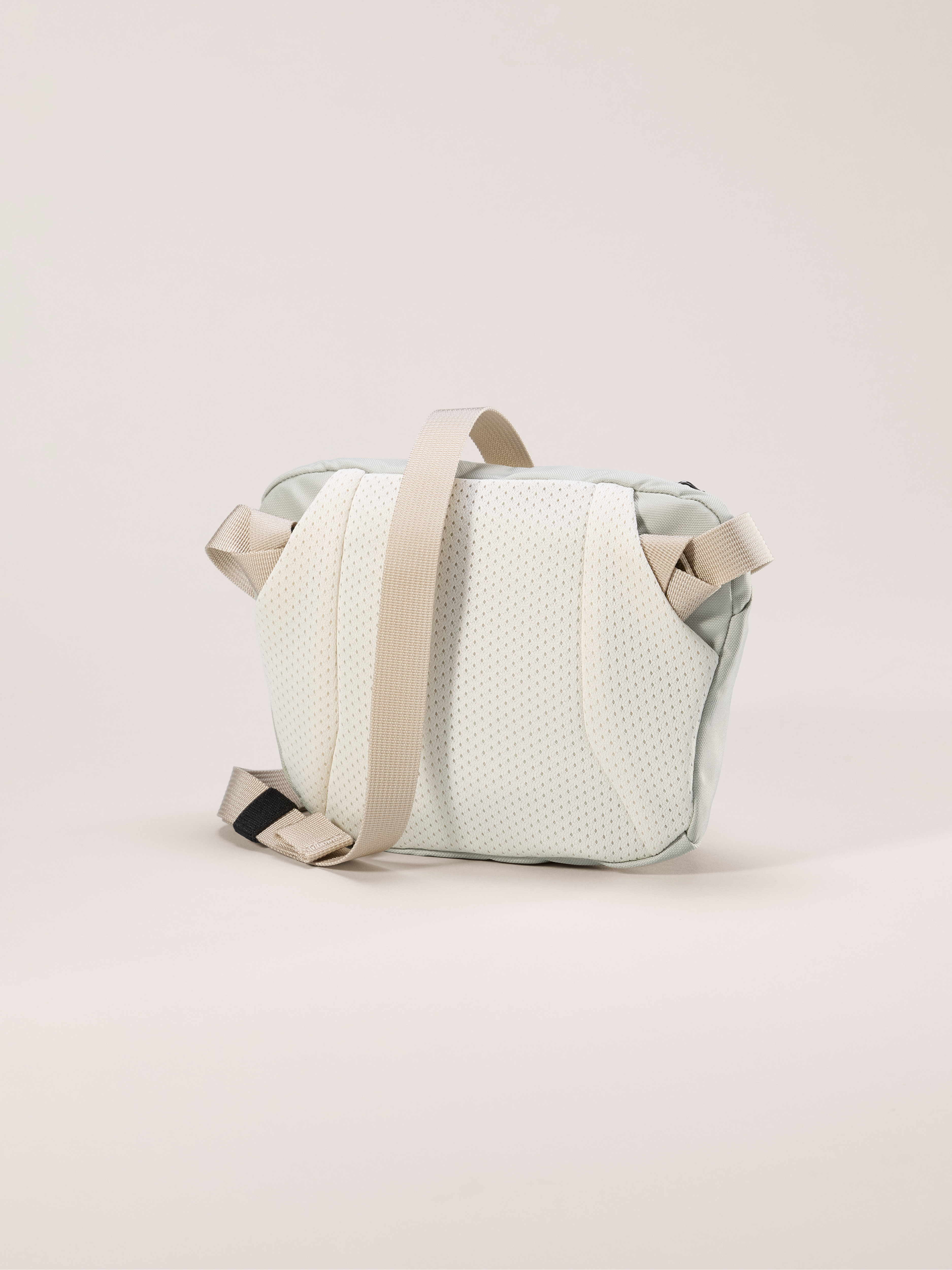バッグ ARC'TERYX Mantis 1 Waist Pack White Arc'teryx Mantis 1 Waist Pack Arctic Silk | Buy Arc'teryx Mantis 1