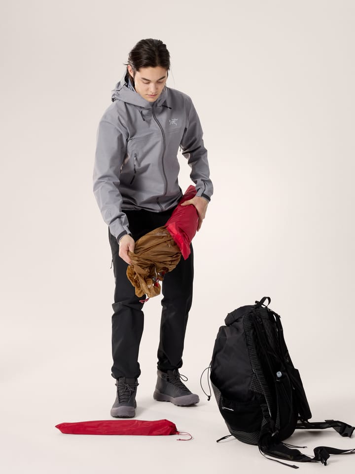 Arc'teryx Men's Beta SL Jacket Void Arc'teryx