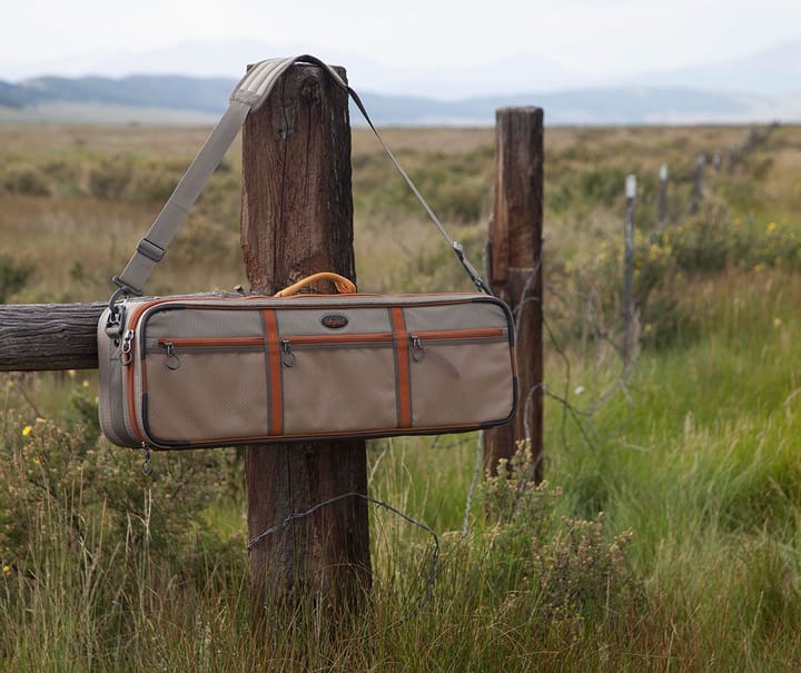 Fishpond Fishpond Dakota Carry-On Rod & Reel Case Stang Og Snellekoffert Granite Fishpond Fishpond Fishpond Dakota Carry-On Rod & Reel Case Stang Og Snellekoffert Granite Fishpond