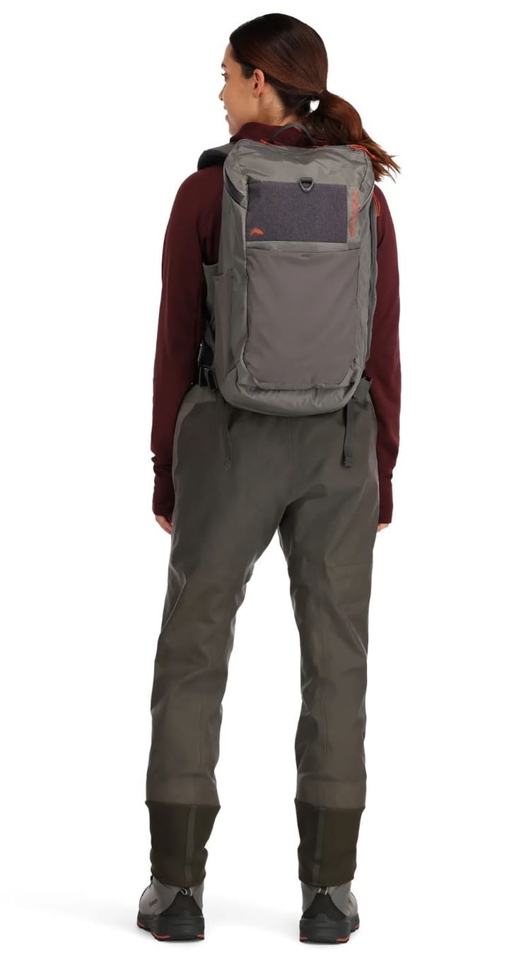 Simms Simms Freestone Backpack Pewter Legg Og Stiling Dagstursekk Fra Simms Simms Simms Simms Freestone Backpack Pewter Legg Og Stiling Dagstursekk Fra Simms Simms