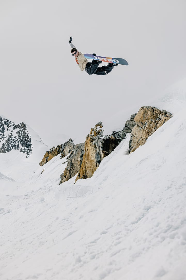 Nitro Men's Prime Chroma Cam-Out Wide Snowboard Nocolor Nitro Nitro Men's Prime Chroma Cam-Out Wide Snowboard Nocolor Nitro