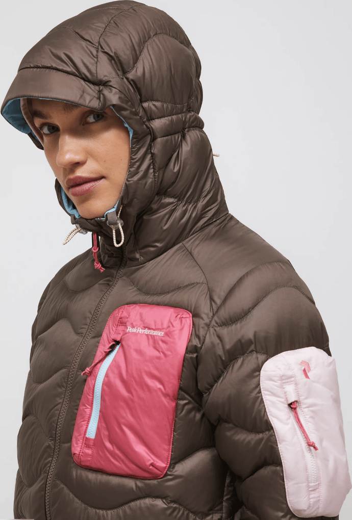 Peak Performance W Helium Utility Down Hood Terrain Tan/mountain Blush/ Peak Performance