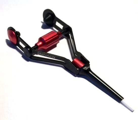 Smhaen Bobbin Holder Standard (Red) Markedets Råeste Trådholder? Smhaen Smhaen Bobbin Holder Standard (Red) Markedets Råeste Trådholder? Smhaen