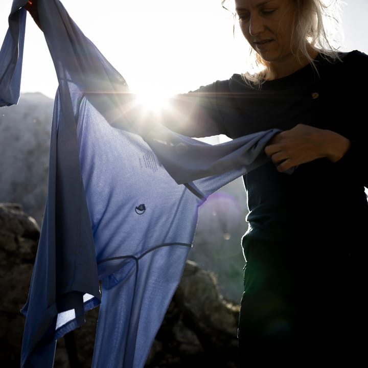 Fjällräven Women's Abisko Sun-Hoodie Ultramarine Fjällräven