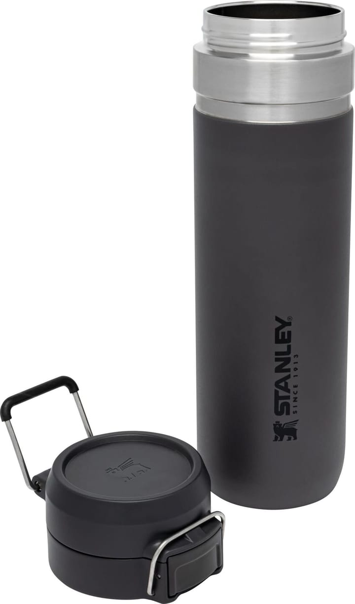 The Quick Flip Water Bottle 0.7 L Charcoal Stanley