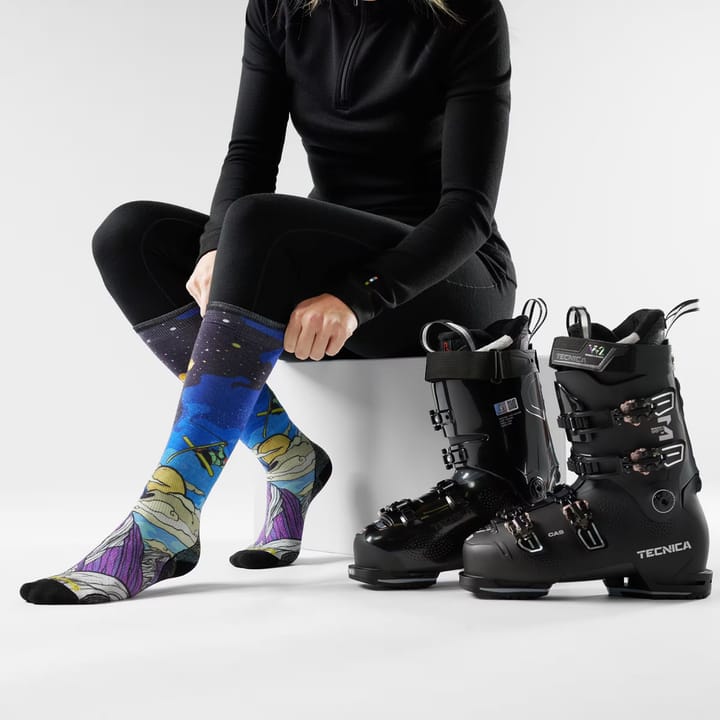Smartwool Women'S Ski Zero Cushion Galactic Ski Print Otc Socks Deep Navy Smartwool Smartwool Women'S Ski Zero Cushion Galactic Ski Print Otc Socks Deep Navy Smartwool