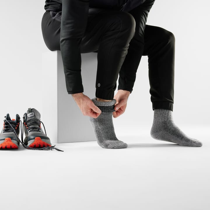 Smartwool Unisex Hike Classic Edition Extra Cushion Second Cut Crew Socks Black Smartwool