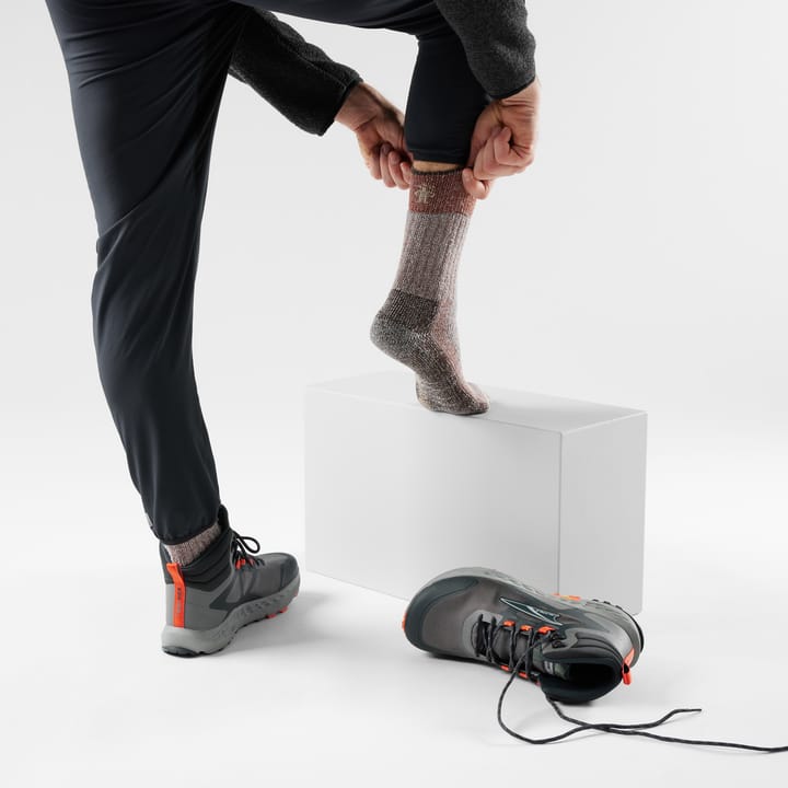 Smartwool Unisex Hike Classic Edition Extra Cushion Second Cut Crew Socks Picante Smartwool