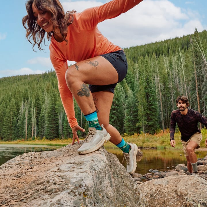 Smartwool Women's Hike Mountain Lake Print Crew Socks Targeted Cushion Capri Smartwool