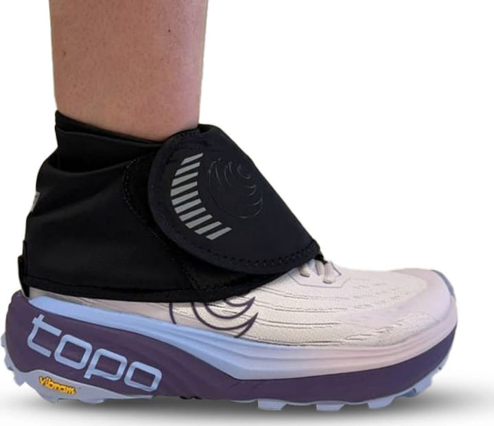 Topo Athletic Switchback Gaiter Black/Black Topo Athletic Topo Athletic Switchback Gaiter Black/Black Topo Athletic