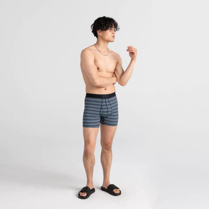 SAXX SAXX 2PK QUEST BOXER SUNRISE STRIPE/BLACK II SAXX SAXX SAXX 2PK QUEST BOXER SUNRISE STRIPE/BLACK II SAXX