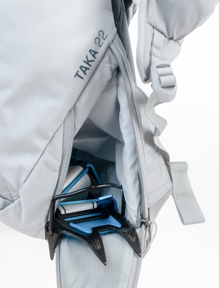 Blue Ice Taka 22L Glacier Grey Blue Ice Blue Ice Taka 22L Glacier Grey Blue Ice