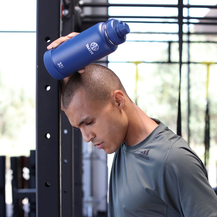 Takeya Actives Insulated Bottle 950 ml Dark Blue/Midnight Takeya Takeya Actives Insulated Bottle 950 ml Dark Blue/Midnight Takeya
