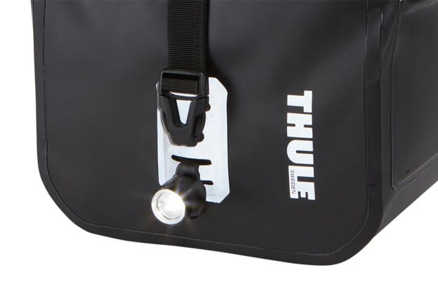 Thule Thule Shield Handlebar Bag with Mount Black Thule Thule Thule Shield Handlebar Bag with Mount Black Thule