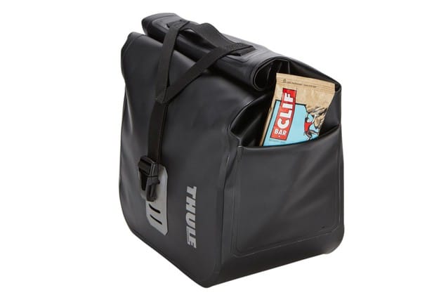 Thule Thule Shield Handlebar Bag with Mount Black Thule Thule Thule Shield Handlebar Bag with Mount Black Thule