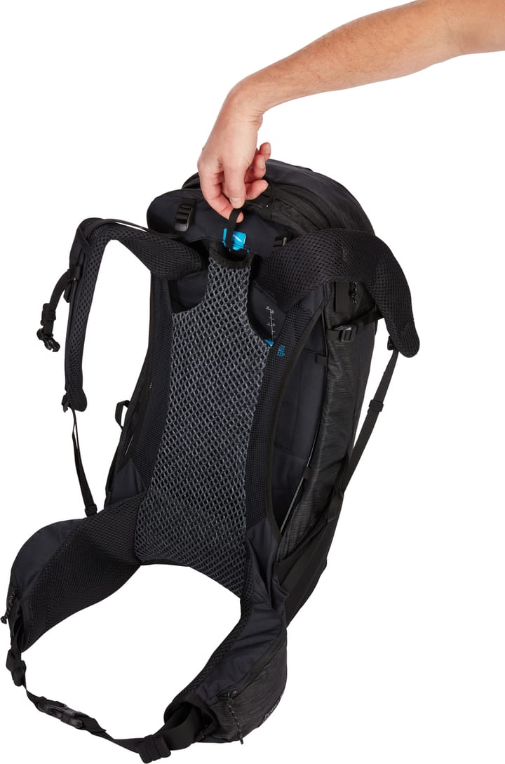 Topio 30L M Black Thule