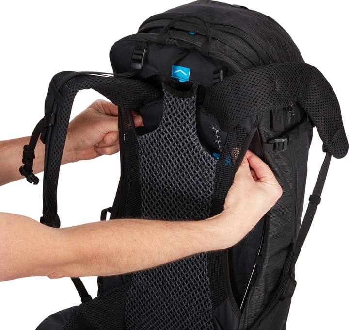 Topio 30L M Black Thule