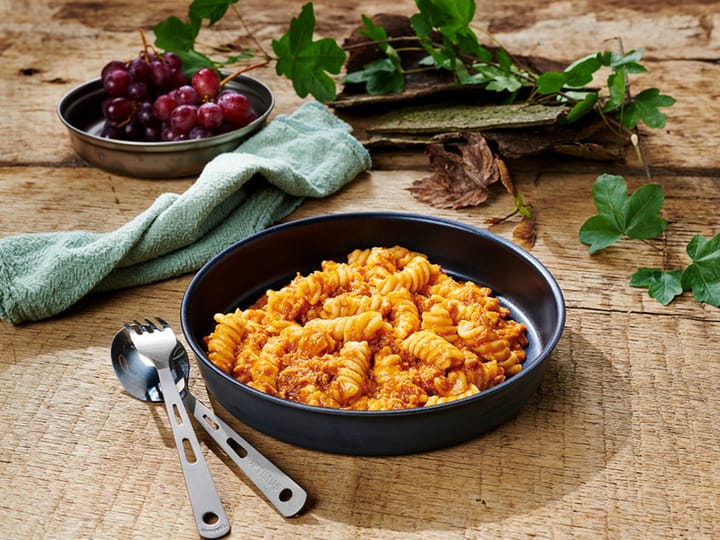 Trek'n Eat Chicken Pasta Bolognese With Cheese - Rte/Sh Blue Trek'n Eat