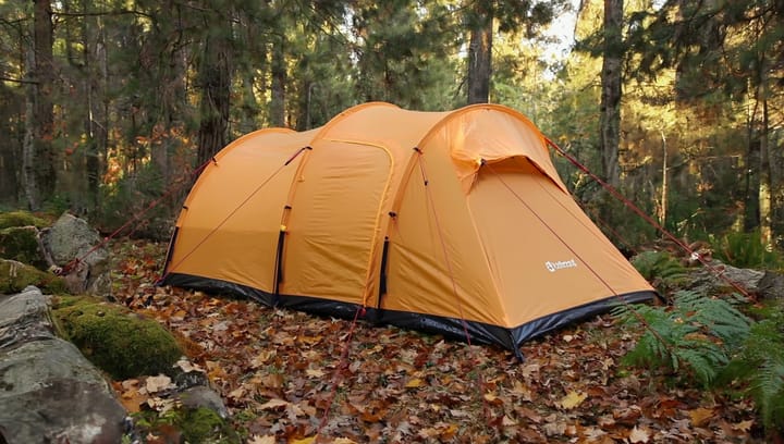Urberg 3-Person Trekking Tunnel Tent 2,0 Sunflower Urberg Urberg 3-Person Trekking Tunnel Tent 2,0 Sunflower Urberg